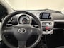 Toyota Aygo 1.0 VVT-i Now Navigatie / Airco / Bluetooth / 5 DRs /  Centr. vergr.