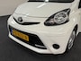 Toyota Aygo 1.0 VVT-i Now Navigatie / Airco / Bluetooth / 5 DRs /  Centr. vergr.