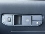 Kia PV5 Passenger Plus 71.2kWh 163pk | 12,9 INCH NAVI | CARPLAY/ANDROID AUTO | CAMERA | PARKEERSENSOREN V + A | CLIMA | STOEL + STUURVERW. | SCHUIFRAMEN ACHTER | V2L AANSLUITING CABINE (230V) |