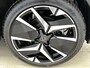 Peugeot e-208 EV 156pk GT 51 kWh Automaat | Elektrische Bedienb. Bestuurdersstoel | Navigatie | Climate Control | Adaptieve Cruise Control | Camera Voor + Achter | Glazendak | Stoelverwarming |