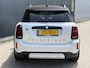 MINI Countryman 1.5 Cooper S E ALL4 Untamed Edition PHEV 220 pk / Dealer onderhouden / Leder / Schuifdak / Elektrische stoelen & klep / Harman Kardon / Adaptieve CC / HUD / Achteruitrijcamera / Parkeer assistent / Apple Carplay Android / 18" LM wielen /