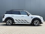 MINI Countryman 1.5 Cooper S E ALL4 Untamed Edition PHEV 220 pk / Dealer onderhouden / Leder / Schuifdak / Elektrische stoelen & klep / Harman Kardon / Adaptieve CC / HUD / Achteruitrijcamera / Parkeer assistent / Apple Carplay Android / 18" LM wielen /