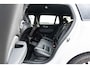 Volvo V60 2.0 T8 Recharge AWD R-Design 390Pk | Trekhaak | SOH 91% | Achteruitrijcamera | Apple carplay Android Auto | Stoel/stuurverwarming | 19"LMV