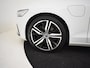 Volvo V60 2.0 T8 Recharge AWD R-Design 390Pk | Trekhaak | Achteruitrijcamera | Apple carplay Android Auto | Stoel/stuurverwarming | 19"LMV