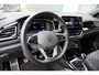 Volkswagen T-Roc 1.5 TSI 150PK! R-Line BJ2023 Lmv 17" | Led V+A | Pdc | App-Connect | Navi | Virtual cockpit | Climate control | Cruise control | Sportstoelen | Sportstuur | Zwarte hemel | Zwart dak | Extra getint glas