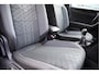 Volkswagen T-Roc 1.5 TSI 150PK! R-Line BJ2023 Lmv 17" | Led V+A | Pdc | App-Connect | Navi | Virtual cockpit | Climate control | Cruise control | Sportstoelen | Sportstuur | Zwarte hemel | Zwart dak | Extra getint glas
