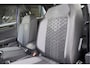 Volkswagen T-Roc 1.5 TSI 150PK! R-Line BJ2023 Lmv 17" | Led V+A | Pdc | App-Connect | Navi | Virtual cockpit | Climate control | Cruise control | Sportstoelen | Sportstuur | Zwarte hemel | Zwart dak | Extra getint glas