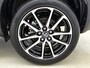 Toyota Yaris Cross 1.5 Hybrid 130 GR Sport | BTW Voertuig | Dodehoekdetectie | Elektrische achterklep | Parkeersensoren voor+achter | stoel+stuurverwarming | Apple CarPlay/Android Onderweg-naar-dealer