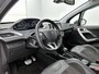 Peugeot 2008 SUV Crossway 130pk Automaat | Navigatie | Panoramadak | Achteruitrijcamera | Leder/Alcantara | Climate Control | Cruise Control | Parkeersensoren | Grip Control | Apple Carplay / Android Auto | Bluetooth | Elektrisch inklapbare spiegels | Automatisch dimlicht | Regensensor | Donker getint glas | 17" lichtmetalen velgen |
