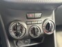 Peugeot 208 1.2 82pk Signature | Weinig kilometers | Navigatie | Cruise Control | Parkeersensoren | Privacy Glass | Lichtmetalen velgen