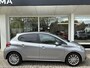 Peugeot 208 1.2 82pk Signature | Weinig kilometers | Navigatie | Cruise Control | Parkeersensoren | Privacy Glass | Lichtmetalen velgen