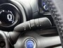 Toyota Yaris 1.5 Hybrid Executive Bi-tone | BTW voertuig | Head-Up Display | Dodehoek detectie | Parkeersensoren voor+achter | Stoelverwarming | Apple CarPlay/Android auto | Onderweg-naar-dealer