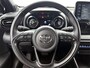 Toyota Yaris 1.5 Hybrid Executive Bi-tone | BTW voertuig | Head-Up Display | Dodehoek detectie | Parkeersensoren voor+achter | Stoelverwarming | Apple CarPlay/Android auto | Onderweg-naar-dealer