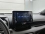 Toyota Yaris 1.5 Hybrid Executive Bi-tone | BTW voertuig | Head-Up Display | Dodehoek detectie | Parkeersensoren voor+achter | Stoelverwarming | Apple CarPlay/Android auto | Onderweg-naar-dealer