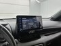 Toyota Yaris 1.5 Hybrid Executive Bi-tone | BTW voertuig | Head-Up Display | Dodehoek detectie | Parkeersensoren voor+achter | Stoelverwarming | Apple CarPlay/Android auto | Onderweg-naar-dealer