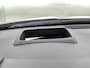 Toyota Yaris 1.5 Hybrid Executive Bi-tone | BTW voertuig | Head-Up Display | Dodehoek detectie | Parkeersensoren voor+achter | Stoelverwarming | Apple CarPlay/Android auto | Onderweg-naar-dealer
