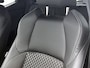 Toyota Yaris 1.5 Hybrid Executive Bi-tone | BTW voertuig | Head-Up Display | Dodehoek detectie | Parkeersensoren voor+achter | Stoelverwarming | Apple CarPlay/Android auto | Onderweg-naar-dealer