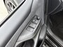 Toyota Yaris 1.5 Hybrid Executive Bi-tone | BTW voertuig | Head-Up Display | Dodehoek detectie | Parkeersensoren voor+achter | Stoelverwarming | Apple CarPlay/Android auto | Onderweg-naar-dealer