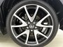 Toyota Yaris 1.5 Hybrid Executive Bi-tone | BTW voertuig | Head-Up Display | Dodehoek detectie | Parkeersensoren voor+achter | Stoelverwarming | Apple CarPlay/Android auto | Onderweg-naar-dealer