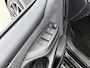 Toyota Yaris 1.5 Hybrid Executive Bi-tone | BTW voertuig | Head-Up Display | Dodehoek detectie | Parkeersensoren voor+achter | Stoelverwarming | Apple CarPlay/Android auto | Onderweg-naar-dealer