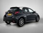 Toyota Yaris 1.5 Hybrid Executive Bi-tone | BTW voertuig | Head-Up Display | Dodehoek detectie | Parkeersensoren voor+achter | Stoelverwarming | Apple CarPlay/Android auto | Onderweg-naar-dealer