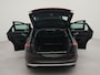 Audi E-tron e-tron 50 quattro Launch edition plus 71 kWh panorama dak | SoH 98,6 % | Appconnect | Electr. schuif panorama dak | Parkeersensoren voor en achter | Navigatie | Rubber koffermat | Warmtewerend glas | LM velgen 20"| Parkeersensoren voor en ach