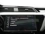Audi E-tron e-tron 50 quattro Launch edition plus 71 kWh panorama dak | SoH 98,6 % | Appconnect | Electr. schuif panorama dak | Parkeersensoren voor en achter | Navigatie | Rubber koffermat | Warmtewerend glas | LM velgen 20"| Parkeersensoren voor en ach
