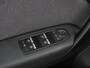 Renault Captur 1.3 TCe Techno 160pk automaat | DEMO ! | Climate control Adaptieve cruise control Camera Parkeersensoren LED Verwarmde voorstoelen Stuurverwarming Navigatie Apple Carplay/ Android Auto Keyless