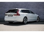 Volvo V90 2.0 T6 Plug-in hybrid AWD Plus Bright | Adaptieve Cruise Control | Panoramadak | 360° Parkeercamera | Harman Kardon Audio | Stoel-/Stuur-/Voorruitverwarming | Dodehoek Detectie |