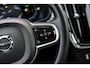 Volvo V90 2.0 T6 Plug-in hybrid AWD Ultra Bright | Adaptieve Cruise Control | Luchtvering | Bowers & Wilkins Audio | Trekhaak | Tailored Wool Sportstoelen | Panoramadak | Dodehoek Detectie | Head-Up Display | Stoel-/Stuurverwarming | Parkeercamera |