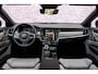 Volvo V90 2.0 T6 Plug-in hybrid AWD Ultra Bright | Adaptieve Cruise Control | Luchtvering | Bowers & Wilkins Audio | Trekhaak | Tailored Wool Sportstoelen | Panoramadak | Dodehoek Detectie | Head-Up Display | Stoel-/Stuurverwarming | Parkeercamera |