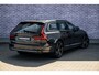 Volvo V90 2.0 T6 Plug-in hybrid AWD Ultra Bright | Adaptieve Cruise Control | Luchtvering | Bowers & Wilkins Audio | Trekhaak | Tailored Wool Sportstoelen | Panoramadak | Dodehoek Detectie | Head-Up Display | Stoel-/Stuurverwarming | Parkeercamera |