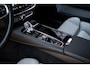 Volvo V90 2.0 T6 Plug-in hybrid AWD Ultra Bright | Adaptieve Cruise Control | Luchtvering | Bowers & Wilkins Audio | Trekhaak | Tailored Wool Sportstoelen | Panoramadak | Dodehoek Detectie | Head-Up Display | Stoel-/Stuurverwarming | Parkeercamera |