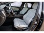 Volvo V90 2.0 T6 Plug-in hybrid AWD Ultra Bright | Adaptieve Cruise Control | Luchtvering | Bowers & Wilkins Audio | Trekhaak | Tailored Wool Sportstoelen | Panoramadak | Dodehoek Detectie | Head-Up Display | Stoel-/Stuurverwarming | Parkeercamera |