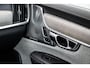 Volvo V90 2.0 T6 Plug-in hybrid AWD Ultra Bright | Adaptieve Cruise Control | Luchtvering | Bowers & Wilkins Audio | Trekhaak | Tailored Wool Sportstoelen | Panoramadak | Dodehoek Detectie | Head-Up Display | Stoel-/Stuurverwarming | Parkeercamera |