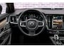Volvo V90 2.0 T6 Plug-in hybrid AWD Ultra Bright | Adaptieve Cruise Control | Luchtvering | Bowers & Wilkins Audio | Trekhaak | Tailored Wool Sportstoelen | Panoramadak | Dodehoek Detectie | Head-Up Display | Stoel-/Stuurverwarming | Parkeercamera |