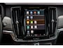 Volvo V90 2.0 T6 Plug-in hybrid AWD Ultra Bright | Adaptieve Cruise Control | Luchtvering | Bowers & Wilkins Audio | Trekhaak | Tailored Wool Sportstoelen | Panoramadak | Dodehoek Detectie | Head-Up Display | Stoel-/Stuurverwarming | Parkeercamera |