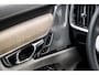 Volvo V90 2.0 T6 Plug-in hybrid AWD Ultra Bright | Adaptieve Cruise Control | Luchtvering | Bowers & Wilkins Audio | Trekhaak | Tailored Wool Sportstoelen | Panoramadak | Dodehoek Detectie | Head-Up Display | Stoel-/Stuurverwarming | Parkeercamera |