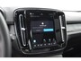 Volvo EX40 Single Ex. Range Ultra 82 kWh / Panorama schuif-kanteldak / 360 Camera / Harman Kardon / Trekhaak / Stuur- en stoelverwarming / Adaptive Cruise / Elektrische best.stoel met geheugen