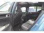 Volvo EX40 Single Ex. Range Ultra 82 kWh / Panorama schuif-kanteldak / 360 Camera / Harman Kardon / Trekhaak / Stuur- en stoelverwarming / Adaptive Cruise / Elektrische best.stoel met geheugen