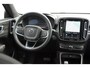 Volvo EX40 Single Ex. Range Ultra 82 kWh / Panorama schuif-kanteldak / 360 Camera / Harman Kardon / Trekhaak / Stuur- en stoelverwarming / Adaptive Cruise / Elektrische best.stoel met geheugen