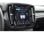 Volvo EX40 Single Ex. Range Ultra 82 kWh / Panorama schuif-kanteldak / 360 Camera / Harman Kardon / Trekhaak / Stuur- en stoelverwarming / Adaptive Cruise / Elektrische best.stoel met geheugen