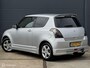 Suzuki Swift 1.5 Exclusive - APK TM 11-03-2027 - KEYLESS - LMV - EL. RAMEN + SPIEGELS - ACHTERSPOILER - SIDE SKIRTS - CPV - STUURBEKRACHTIGING - NAP - NL AUTO -