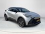Toyota C-HR / C-HR+ 2.0 Plug-in Hybrid 220 Dynamic **TWEEDE PINKSTERDAG GEOPEND/ DODEHOEK DETECTIE/ STUURVERWARMING/ KEYLESS**