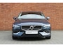 Volvo V60 T6 Plug-in hybrid AWD Plus Bright | Elektrische voorstoelen met geheugenfunctie | Stoel-/ stuurwielverwarming | Verwarmbare achterbank | Elektrisch bedienbare achterklep | Lederen bekleding | Apple CarPlay, Android Auto | Adaptive Cruise Control | Park Assist voor + achter incl. camera
