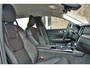 Volvo V60 T6 Plug-in hybrid AWD Plus Bright | Elektrische voorstoelen met geheugenfunctie | Stoel-/ stuurwielverwarming | Verwarmbare achterbank | Elektrisch bedienbare achterklep | Lederen bekleding | Apple CarPlay, Android Auto | Adaptive Cruise Control | Park Assist voor + achter incl. camera