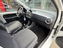 Volkswagen Up! 1.0 *!* R-LINE *!* ECC/ CRUISE/ 17 INCH/ CAMERA/ STOELVERWARMING *!*