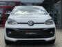 Volkswagen Up! 1.0 *!* R-LINE *!* ECC/ CRUISE/ 17 INCH/ CAMERA/ STOELVERWARMING *!*