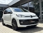 Volkswagen Up! 1.0 *!* R-LINE *!* ECC/ CRUISE/ 17 INCH/ CAMERA/ STOELVERWARMING *!*