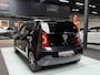 Volkswagen Up! 1.0 Street up! Pano | Leer | Airco | Navi